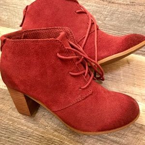 Toms - size 7.5 vegan suede heels.